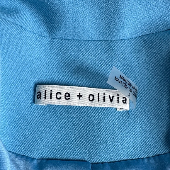 Alice + Olivia Sky Blue Blazer and Shorts Set - Picture 3 of 7